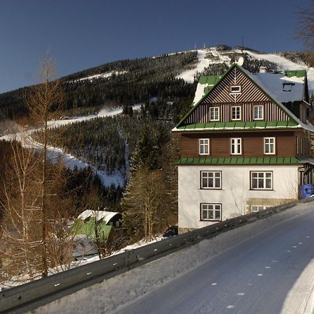Astoria Inn Spindleruv Mlyn Exterior photo