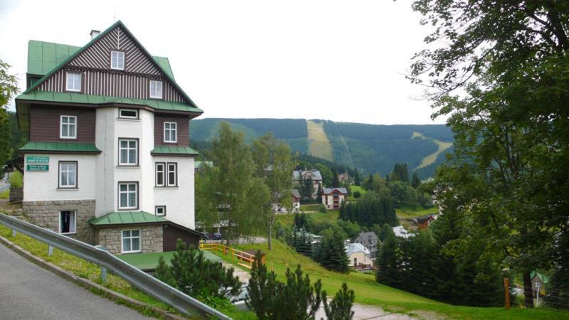 Astoria Inn Spindleruv Mlyn Exterior photo