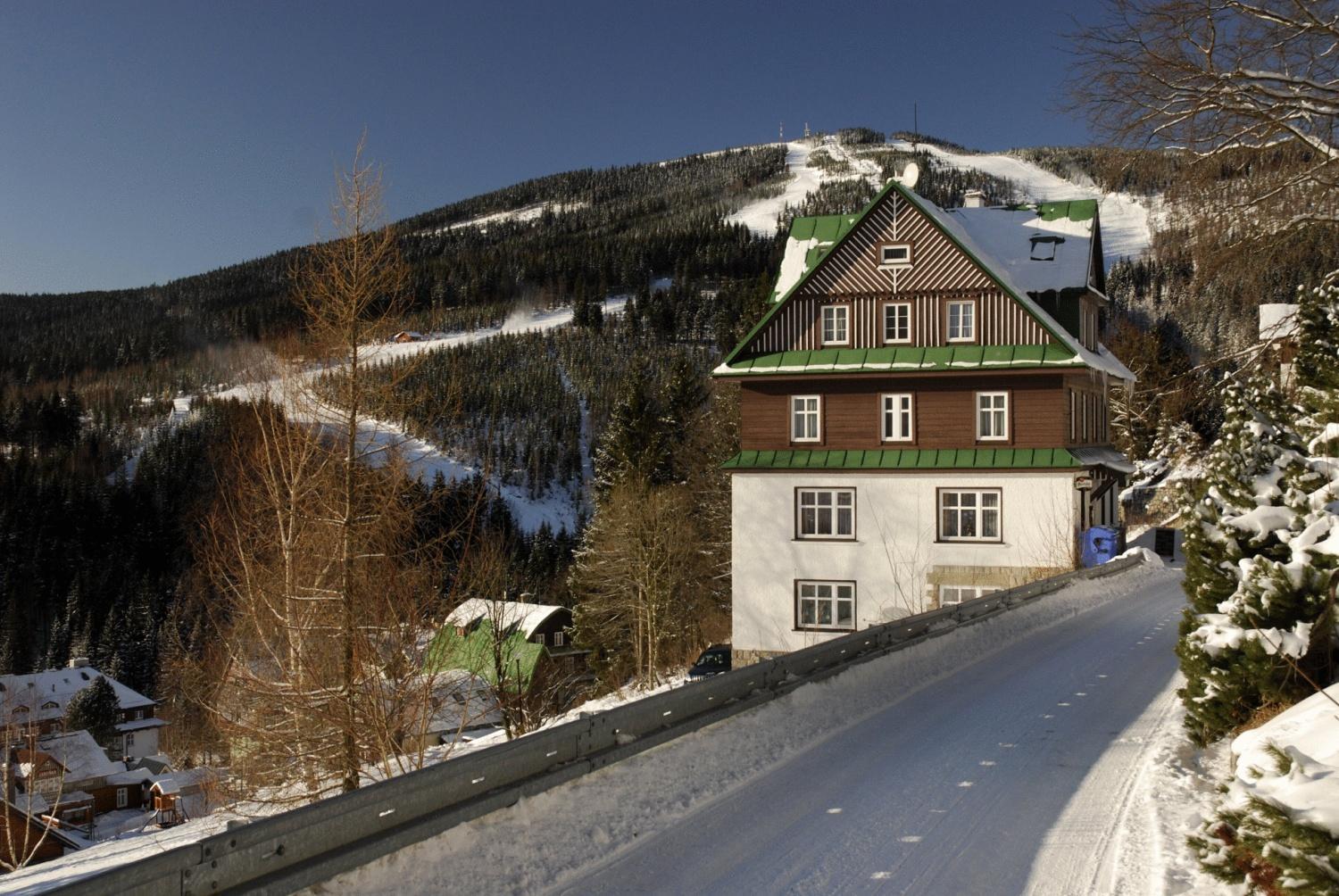 Astoria Inn Spindleruv Mlyn Exterior photo